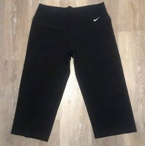 Nike Dri-Fit workout yoga capris